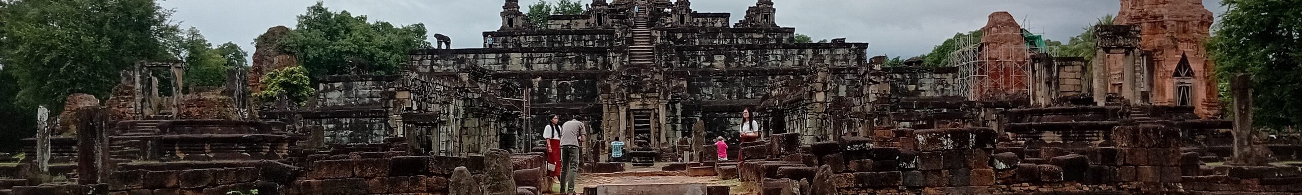 Climbing The Bakong Temple